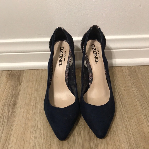 Navy Blue pumps